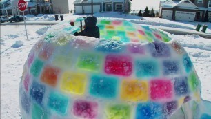 'Mother uses food coloring to build a rainbow igloo in Minnesota'